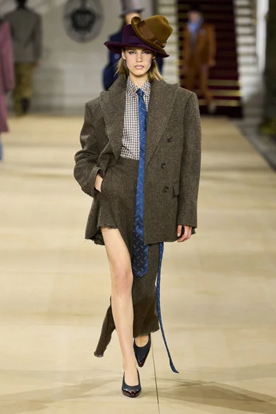 Look 8